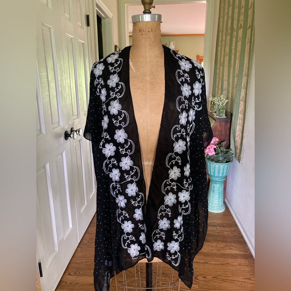 NWT Jessica McClintock sheer Coverup Kimono BLACK OS Silver Embroidery and…